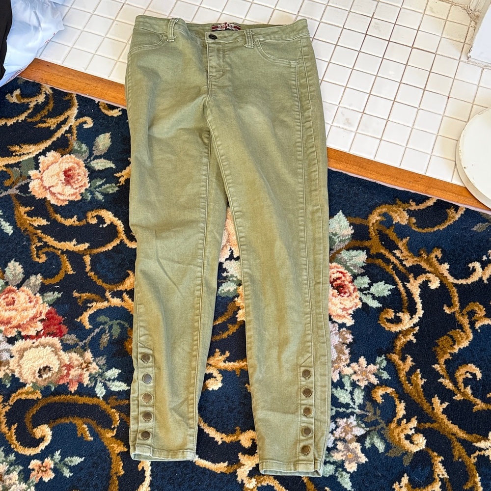 Makers of True Originals skinny jeans with Button Accents- worn about 5-6x